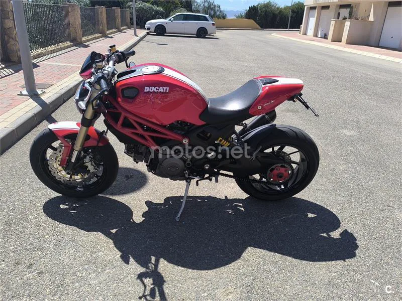 Ducati Monster 1100 Evo – Vista 13