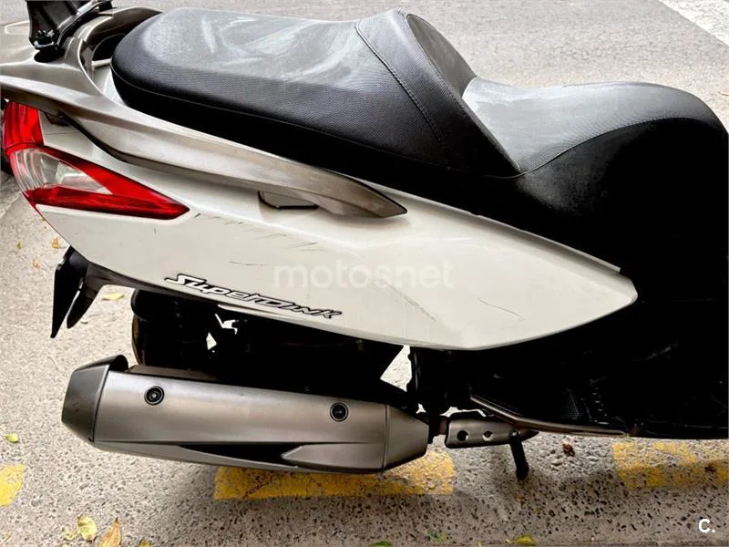 Kymco Super Dink 300 – Vista 13