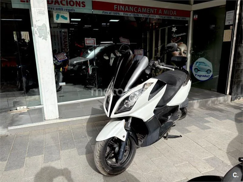 Kymco Super Dink 300 – Vista 3