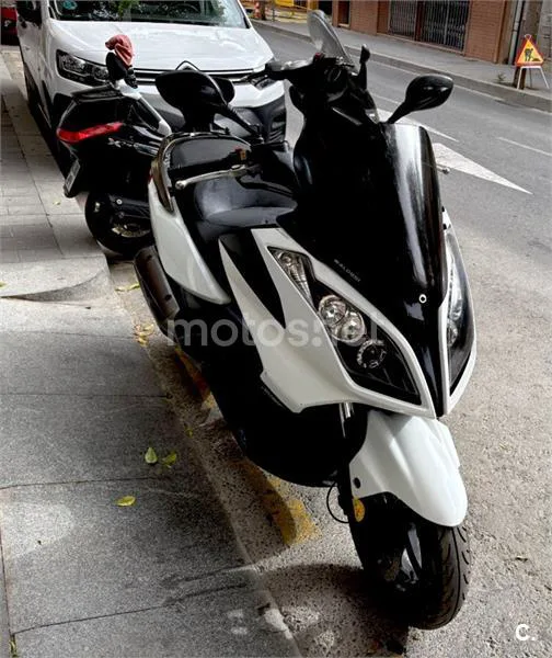 Kymco Super Dink 300 – Vista 4