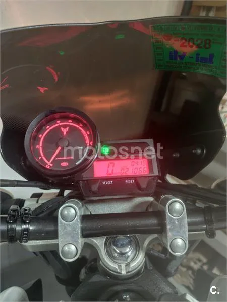 Yamaha MT-03 – Vista 8