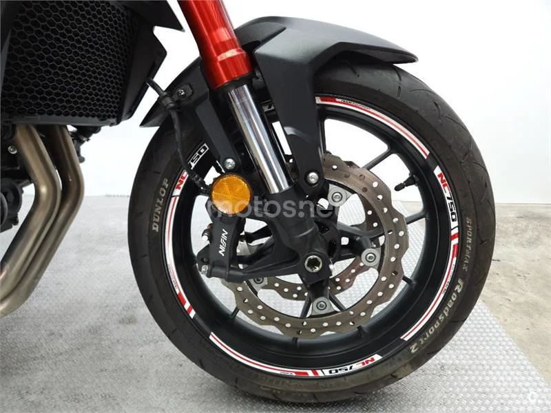 Honda CB 750 Hornet – Vista 11