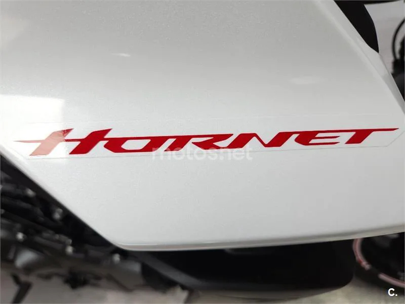 Honda CB 750 Hornet – Vista 12