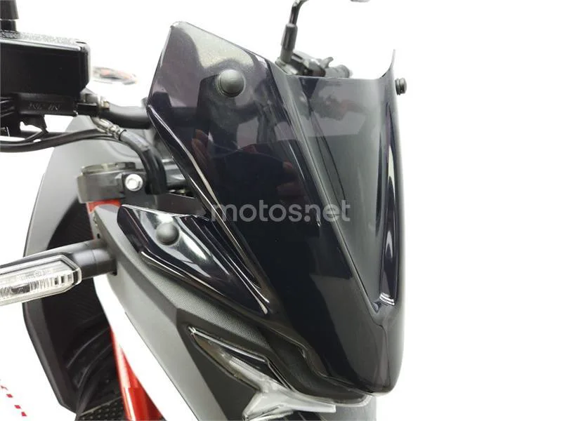 Honda CB 750 Hornet – Vista 15