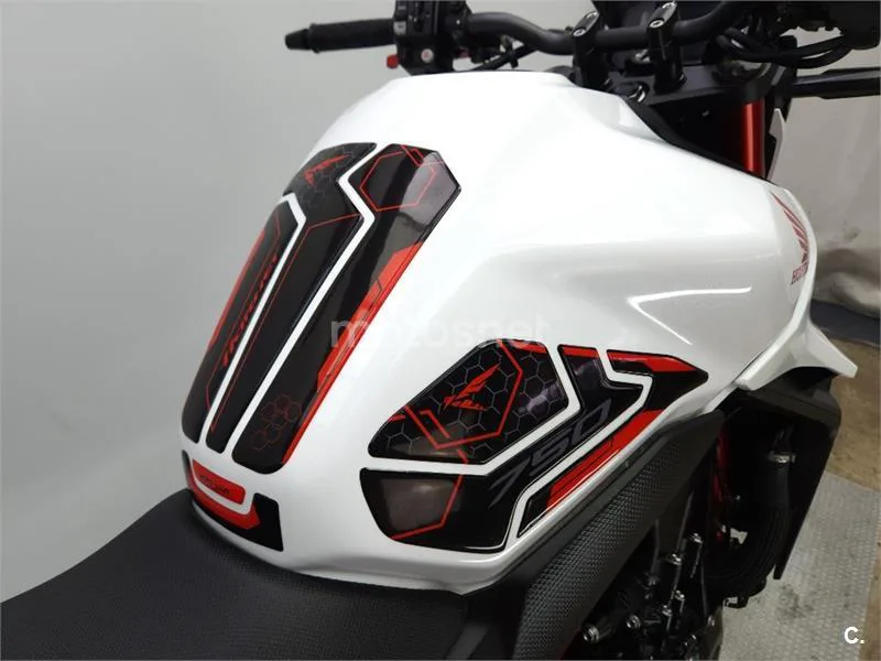 Honda CB 750 Hornet – Vista 17
