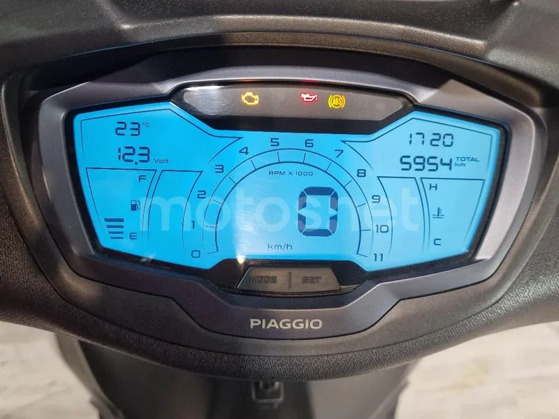 Piaggio Beverly – Vista 10