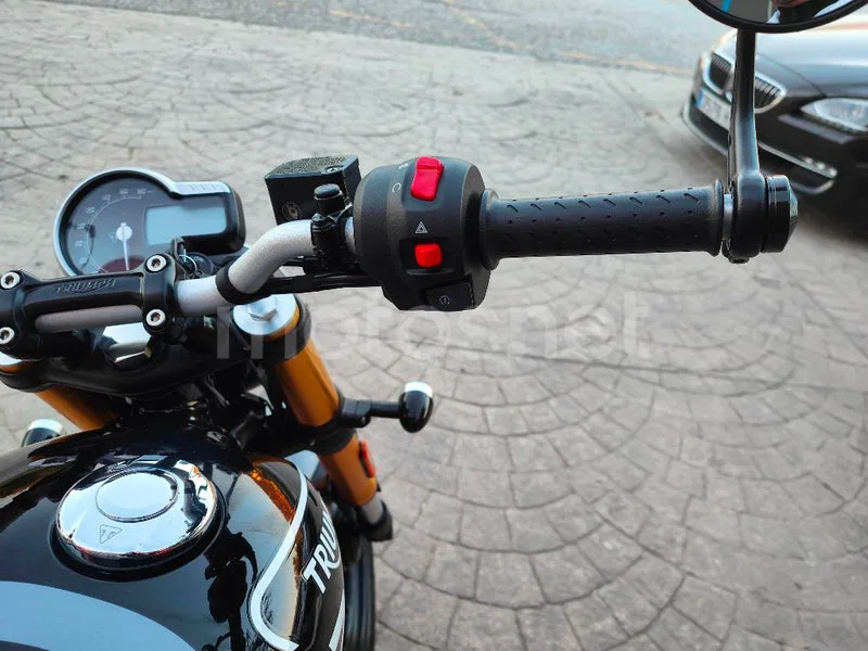 Triumph Speed 400 – Vista 12