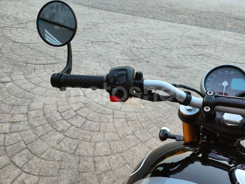 Triumph Speed 400 – Vista 13