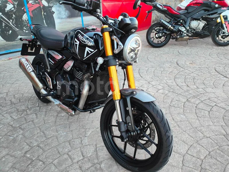 Triumph Speed 400 – Vista 21