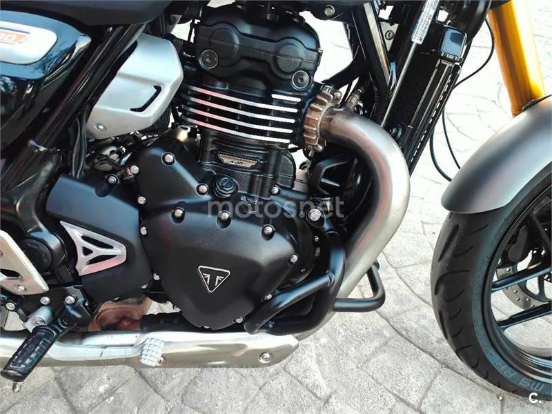 Triumph Speed 400 – Vista 7