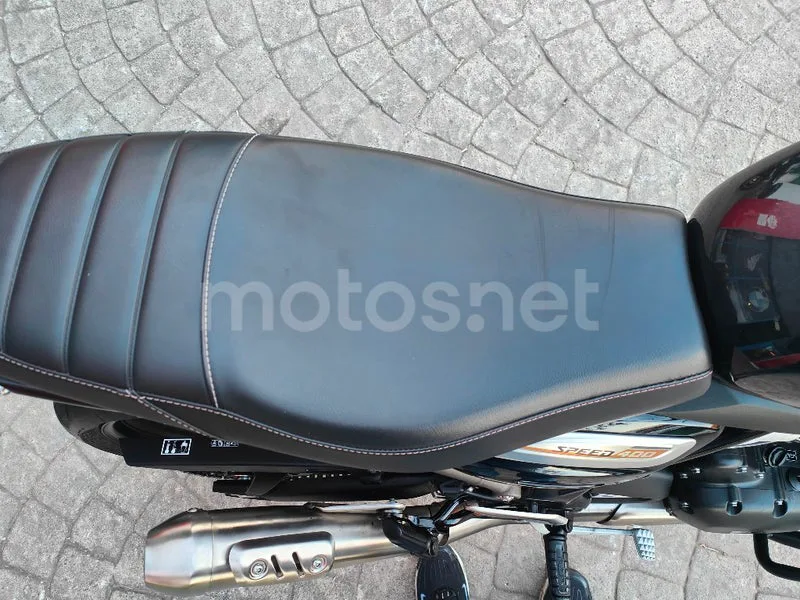 Triumph Speed 400 – Vista 10