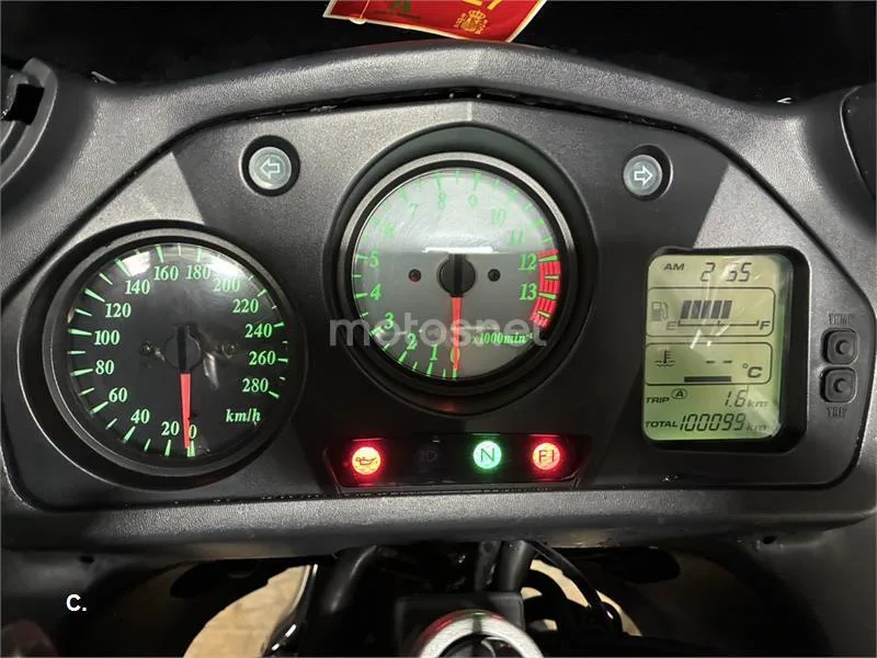Honda VFR 800 – Vista 11