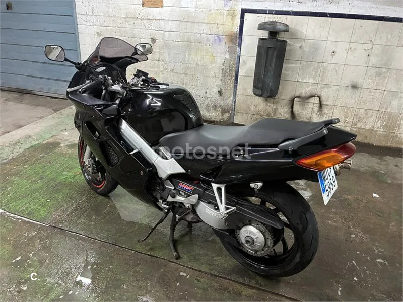 Honda VFR 800 – Vista 5
