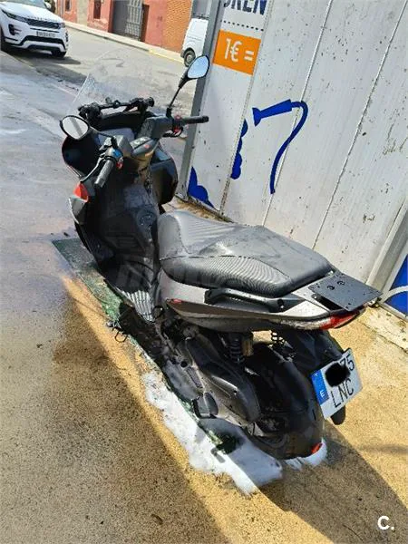 Malaguti Madison 300 – Vista 3