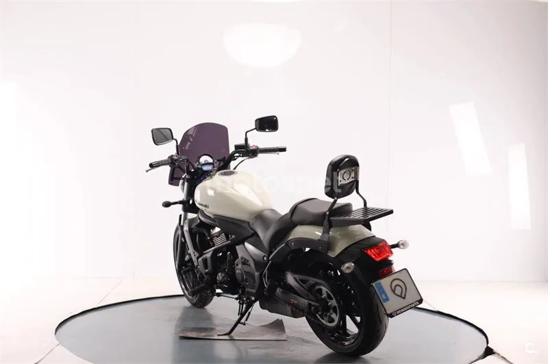 Kawasaki Vulcan S – Vista 3