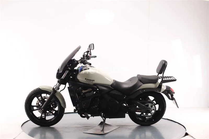 Kawasaki Vulcan S – Vista 4