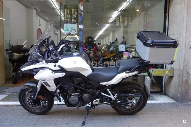 Benelli TRK 502 – Vista 3