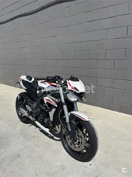 Triumph Street Triple – Vista 2