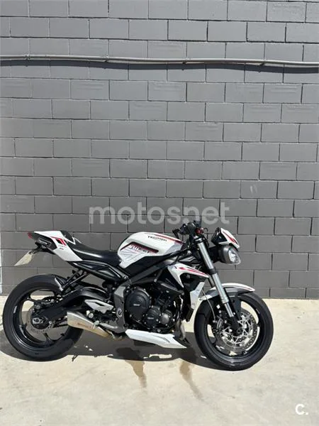 Triumph Street Triple – Vista 4