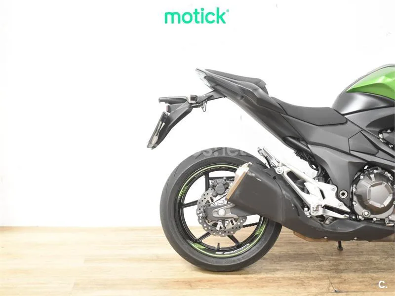 Kawasaki Z800 – Vista 3