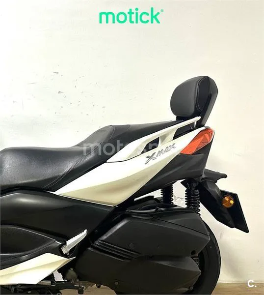 Yamaha XMAX 300 – Vista 7