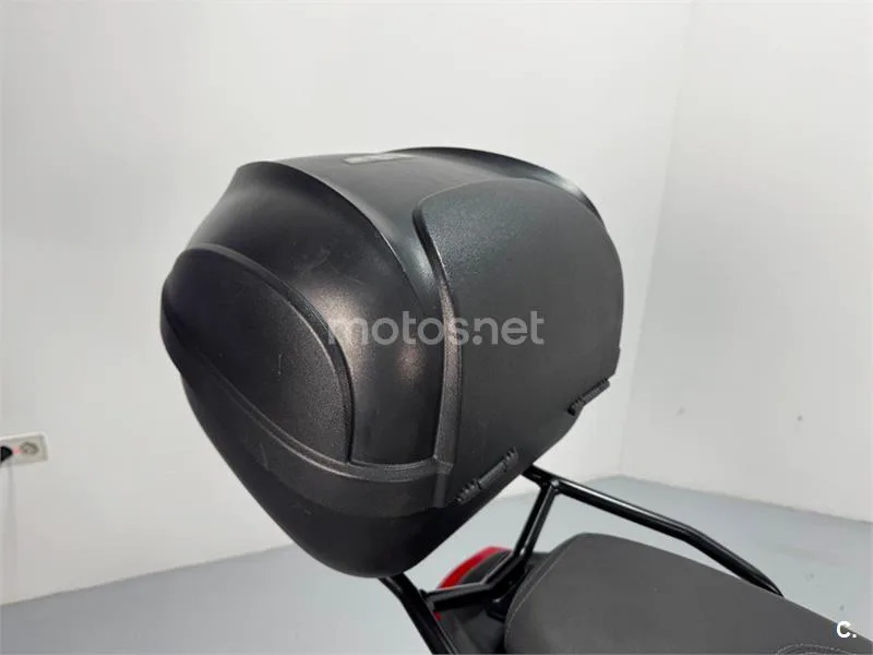Aprilia SR GT 125 – Vista 9