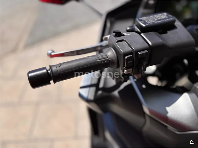 Honda Forza 750 – Vista 17