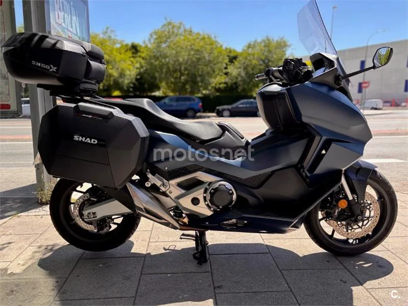Honda Forza 750 – Vista 7