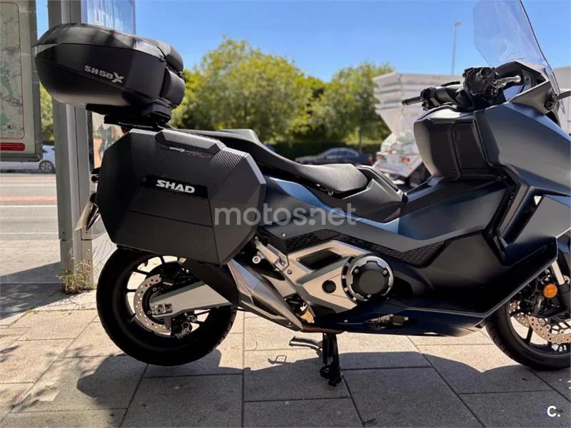Honda Forza 750 – Vista 9
