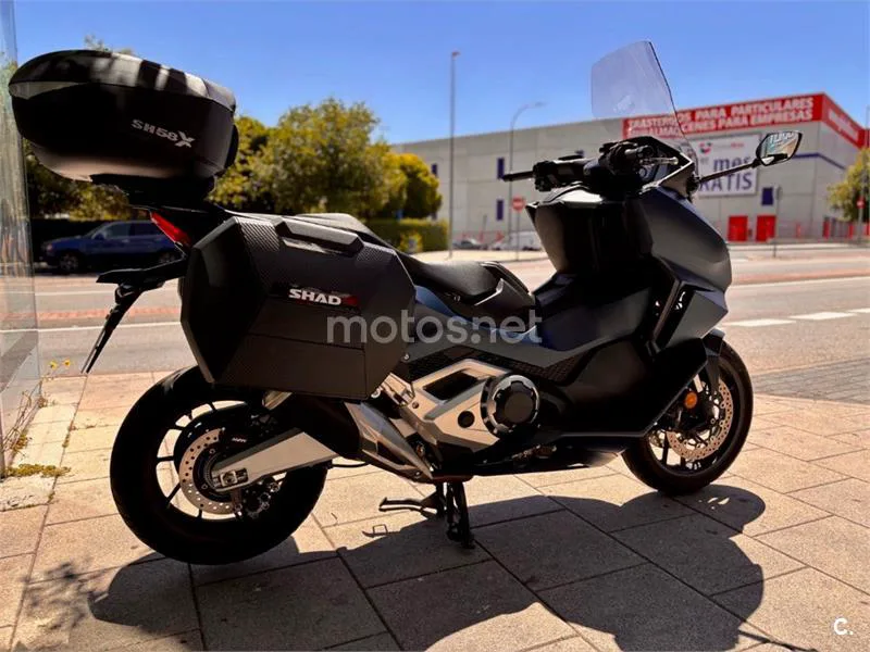 Honda Forza 750 – Vista 10