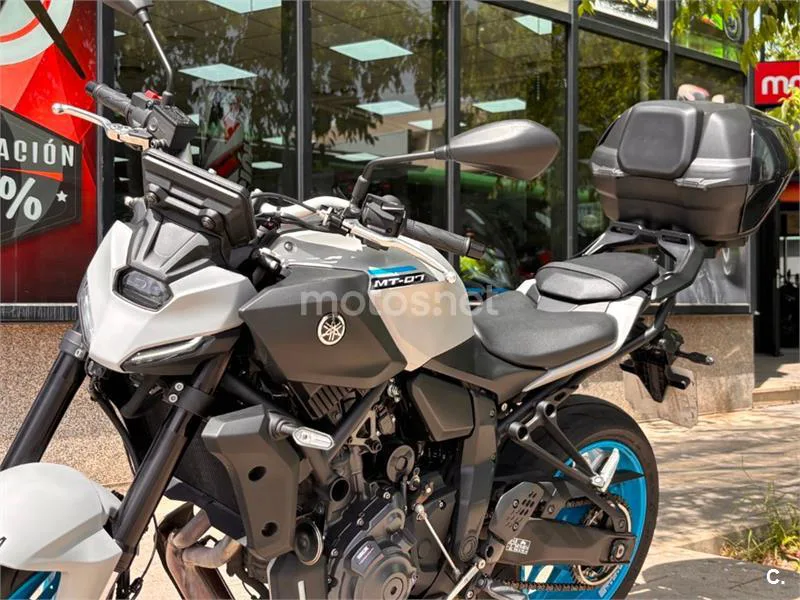 Yamaha MT-07 – Vista 16