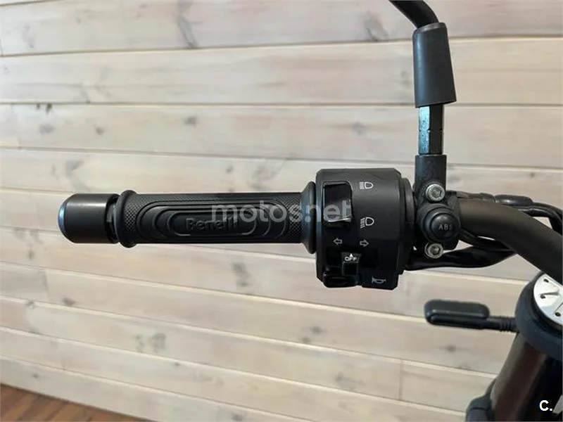 Benelli Leoncino 500 – Vista 12