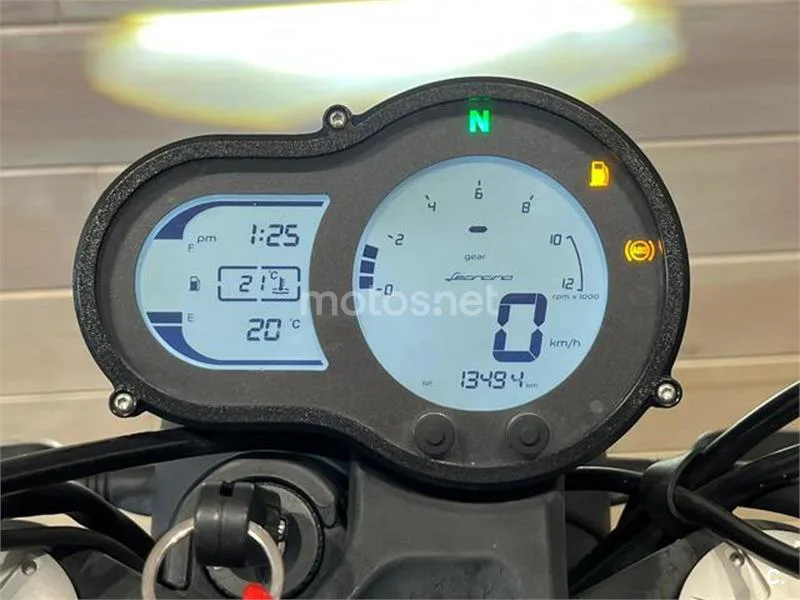 Benelli Leoncino 500 – Vista 13
