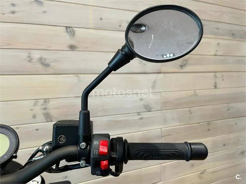 Benelli Leoncino 500 – Vista 15