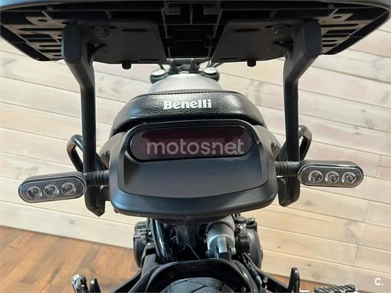 Benelli Leoncino 500 – Vista 6