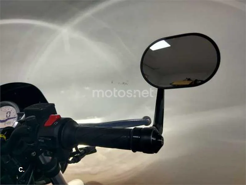 Moto Guzzi V7 – Vista 15