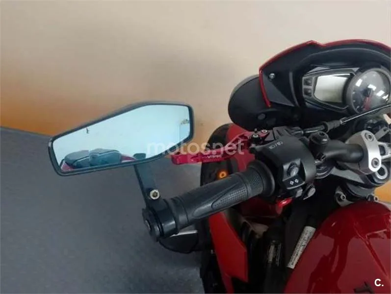 Triumph Street Triple – Vista 11