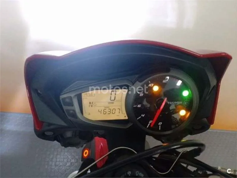 Triumph Street Triple – Vista 12