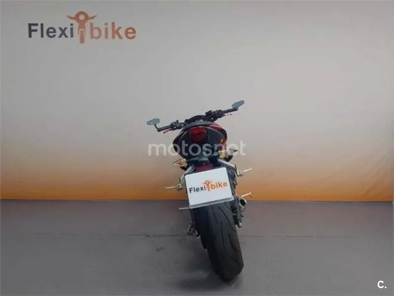 Triumph Street Triple – Vista 5