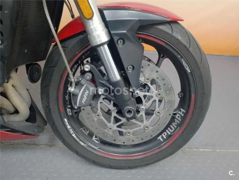 Triumph Street Triple – Vista 9