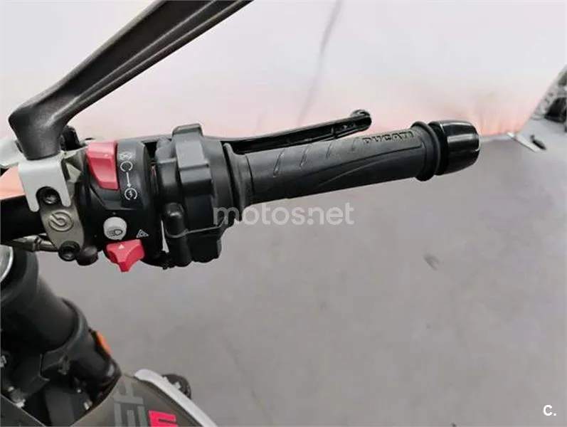 Ducati Monster – Vista 13