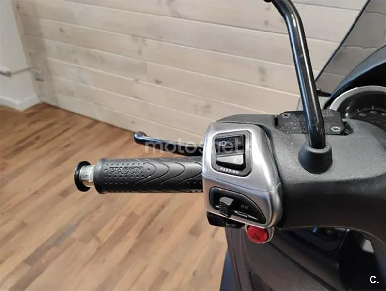 Piaggio MP3 – Vista 9