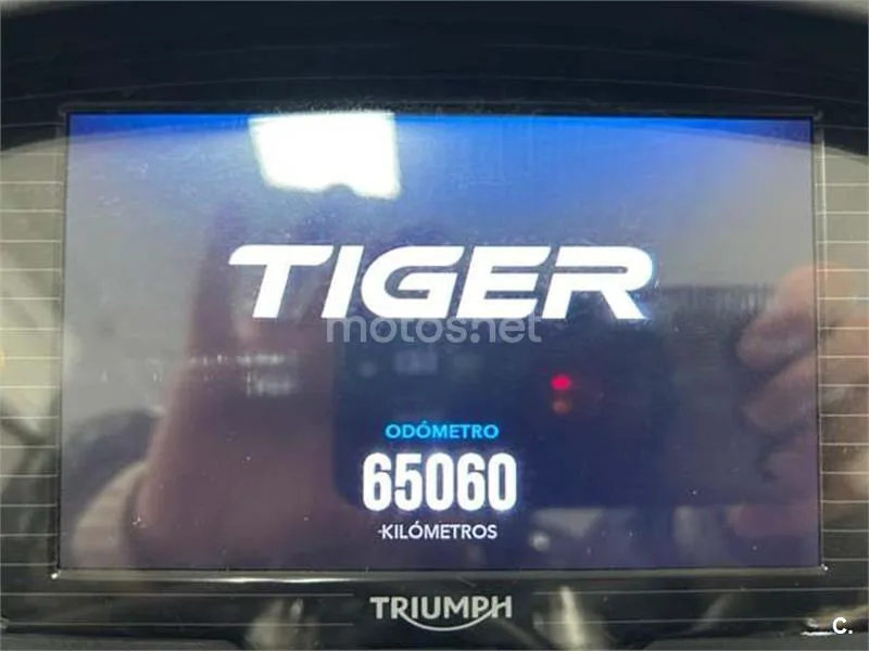 Triumph Tiger 800 XCX – Vista 13