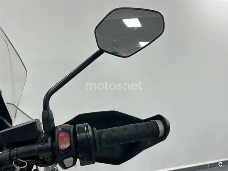 Triumph Tiger 800 XCX – Vista 15