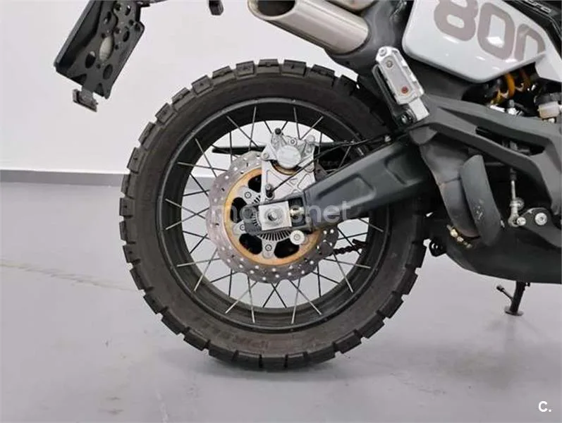 Benelli Leoncino 800 – Vista 7