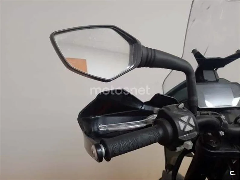 KTM 890 – Vista 11