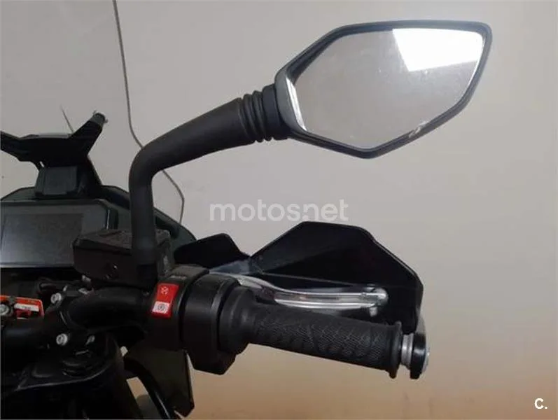 KTM 890 – Vista 15