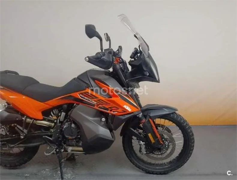 KTM 890 – Vista 8