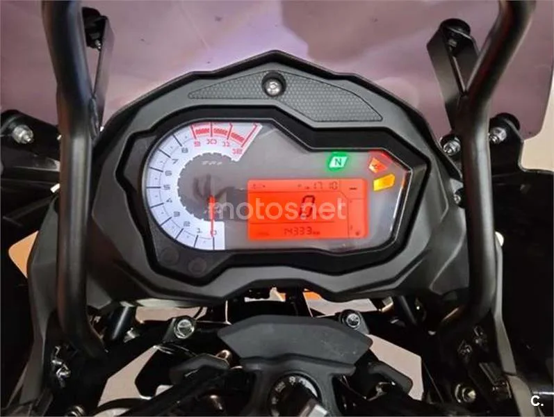 Benelli TRK 502 – Vista 11