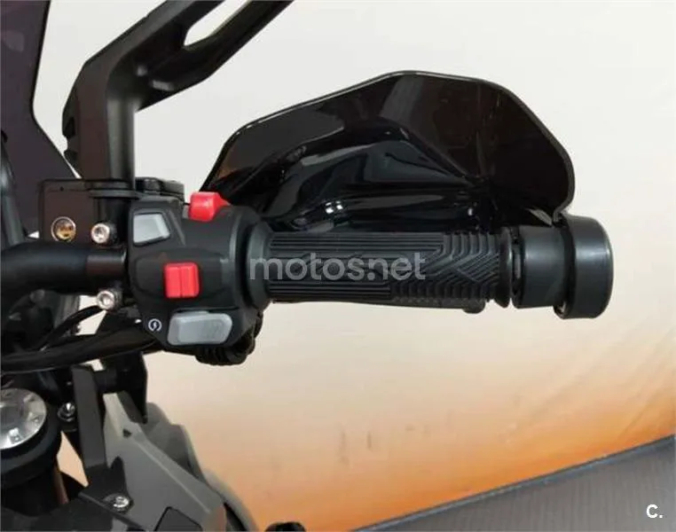 Benelli TRK 502 – Vista 12